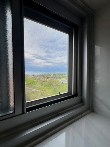4980 N Marine Drive 1433, Chicago, IL 60640