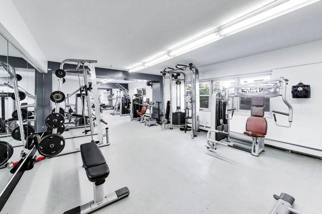 4980 N Marine Drive 1433, Chicago, IL 60640