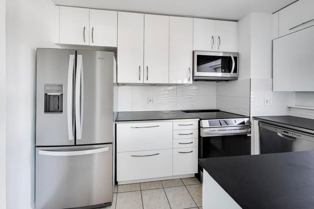 4980 N Marine Drive 1433, Chicago, IL 60640
