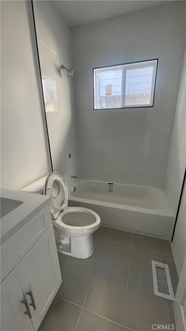 320 35th Street, Los Angeles, CA 90011