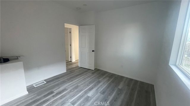 320 35th Street, Los Angeles, CA 90011