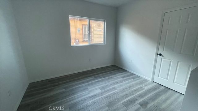 320 35th Street, Los Angeles, CA 90011