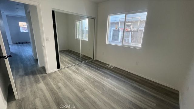 320 35th Street, Los Angeles, CA 90011