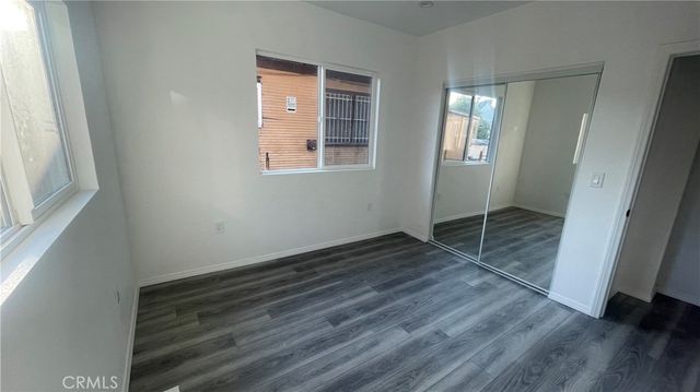 320 35th Street, Los Angeles, CA 90011