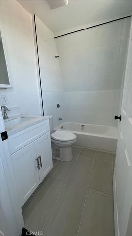 320 35th Street, Los Angeles, CA 90011