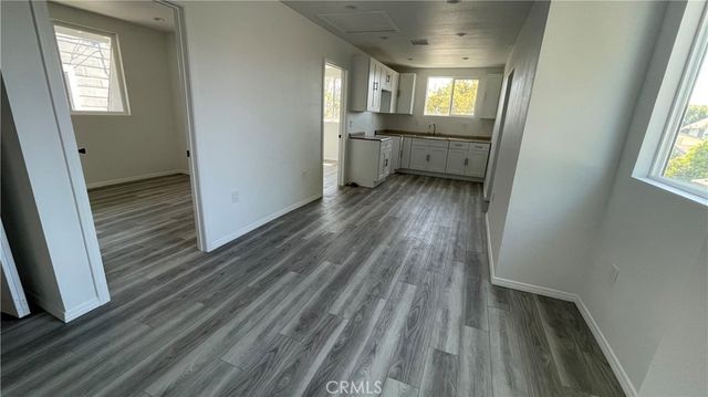 320 35th Street, Los Angeles, CA 90011
