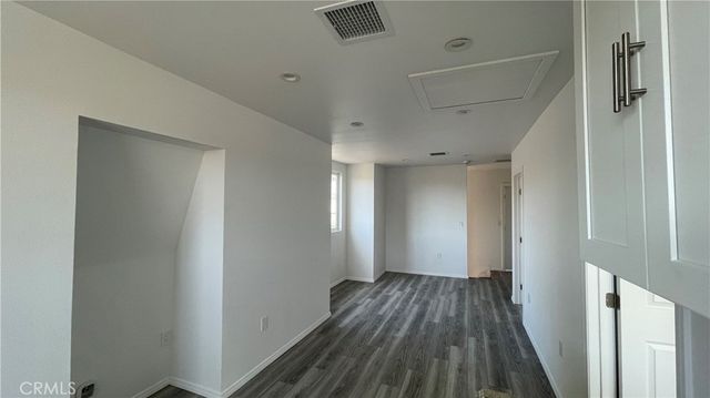 320 35th Street, Los Angeles, CA 90011