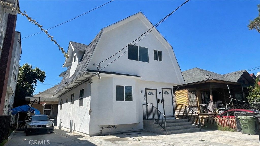 320 35th Street, Los Angeles, CA 90011
