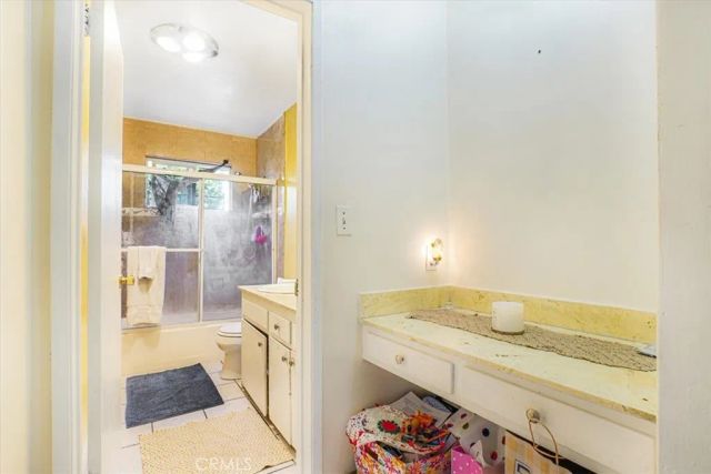 6904 Radford Avenue 1, North Hollywood, CA 91605