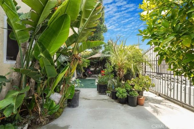 6904 Radford Avenue 1, North Hollywood, CA 91605