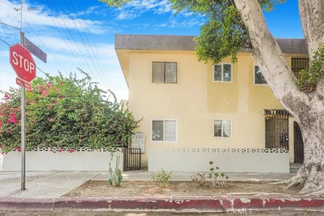 6904 Radford Avenue 1, North Hollywood, CA 91605