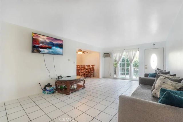 6904 Radford Avenue 1, North Hollywood, CA 91605