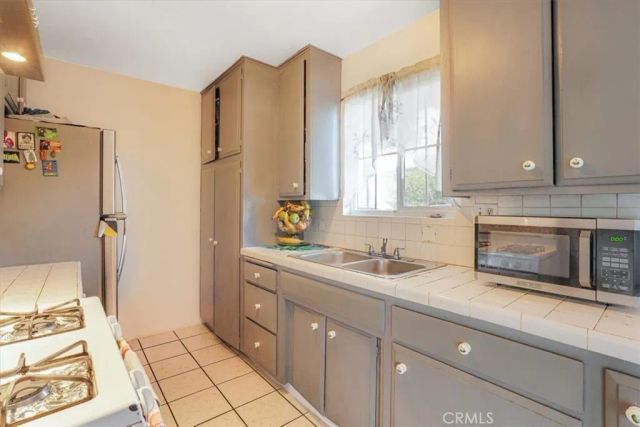 6904 Radford Avenue 1, North Hollywood, CA 91605