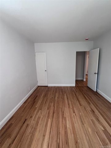 280 Collins Avenue 5J, Mount Vernon, NY 10552