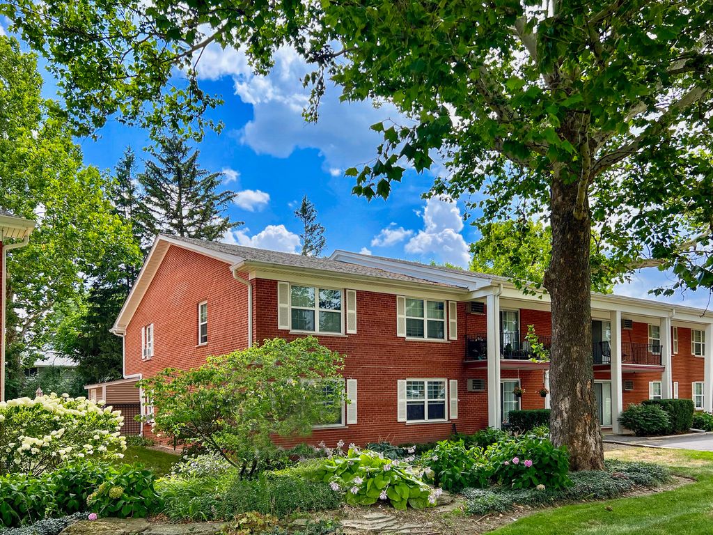785 Pershing Avenue 3-B, Glen Ellyn, IL 60137