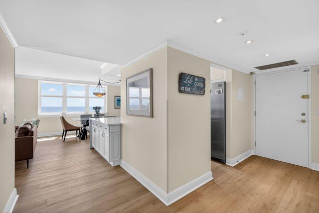 5440 N Ocean Drive 1006, Riviera Beach, FL 33404