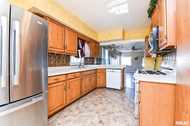 5318 W KATHERINE Avenue, Peoria, IL 61604