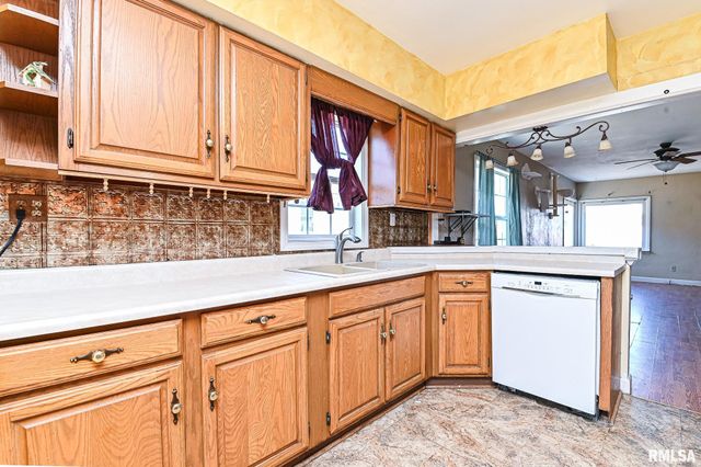 5318 W KATHERINE Avenue, Peoria, IL 61604