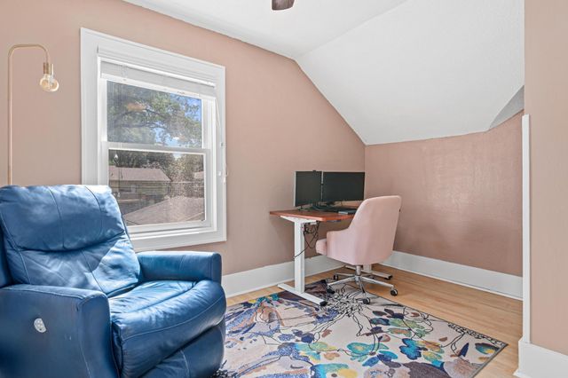 536 Hiawatha Avenue, Mendota Heights, MN 55118