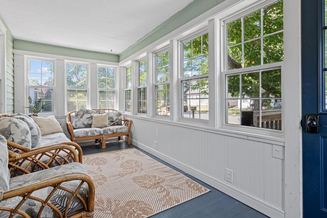 536 Hiawatha Avenue, Mendota Heights, MN 55118