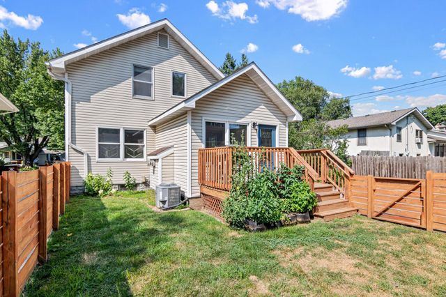 536 Hiawatha Avenue, Mendota Heights, MN 55118