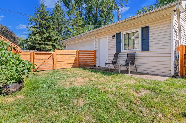 536 Hiawatha Avenue, Mendota Heights, MN 55118