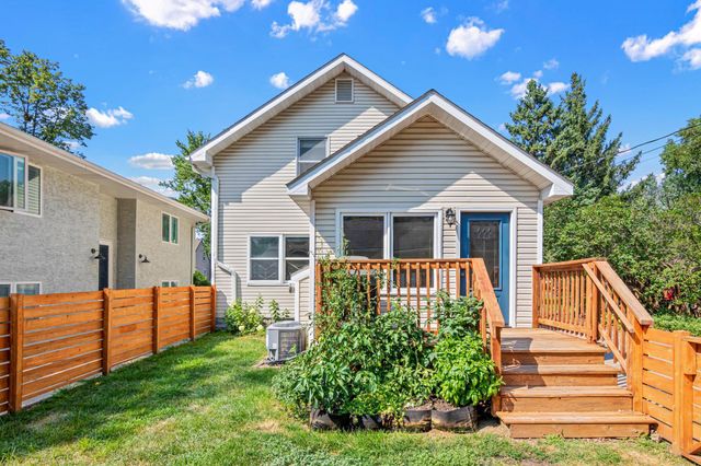 536 Hiawatha Avenue, Mendota Heights, MN 55118