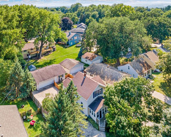 536 Hiawatha Avenue, Mendota Heights, MN 55118