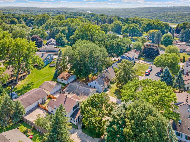 536 Hiawatha Avenue, Mendota Heights, MN 55118