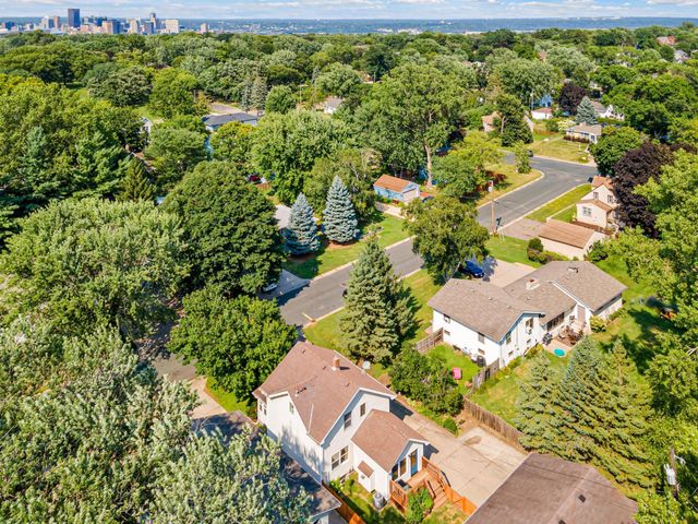 536 Hiawatha Avenue, Mendota Heights, MN 55118