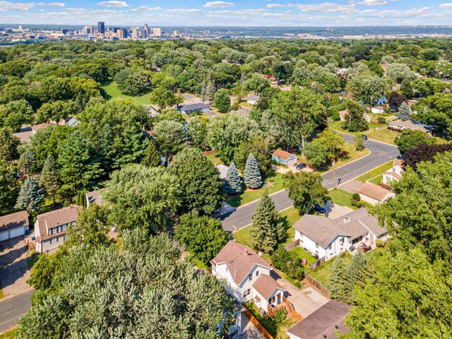 536 Hiawatha Avenue, Mendota Heights, MN 55118