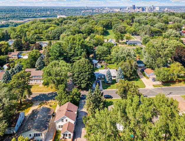 536 Hiawatha Avenue, Mendota Heights, MN 55118