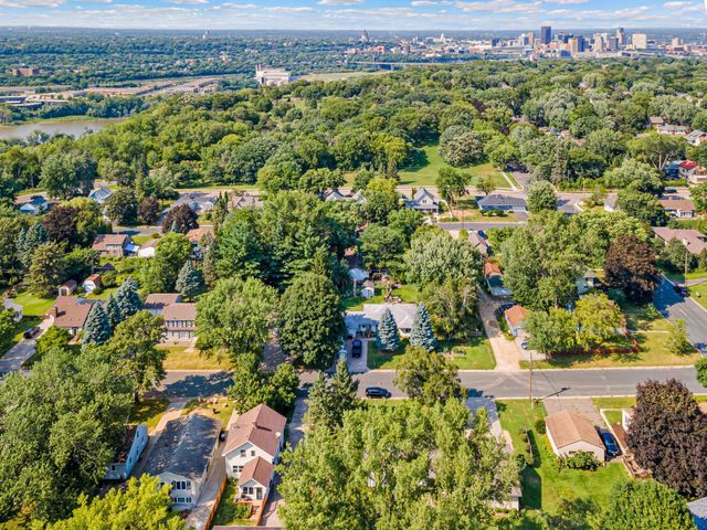536 Hiawatha Avenue, Mendota Heights, MN 55118