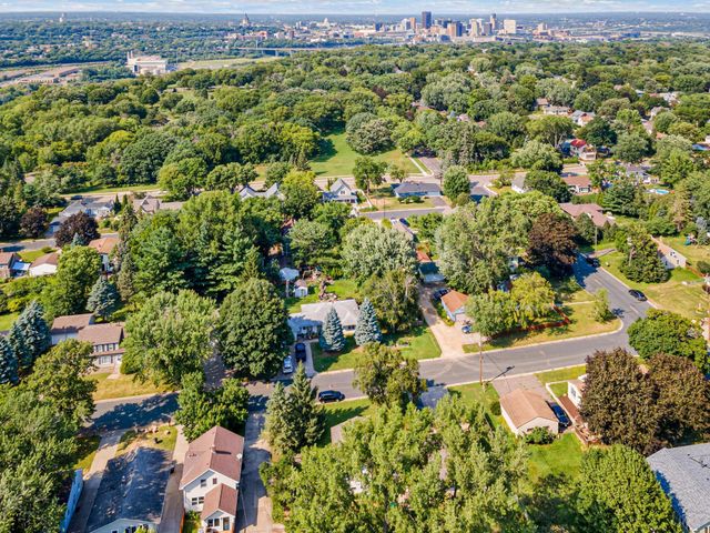 536 Hiawatha Avenue, Mendota Heights, MN 55118