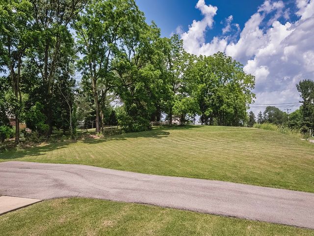 2529 Brandt School Road, Franklin Park, PA 15090