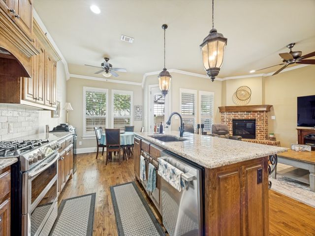 2924 Overland Trail, Sherman, TX 75092