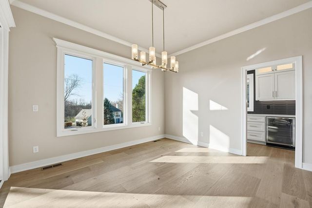 4300 NE Hideaway Drive, Lee's Summit, MO 64064