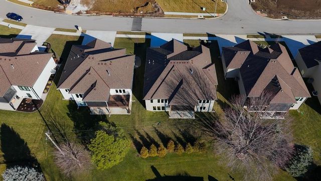 4300 NE Hideaway Drive, Lee's Summit, MO 64064