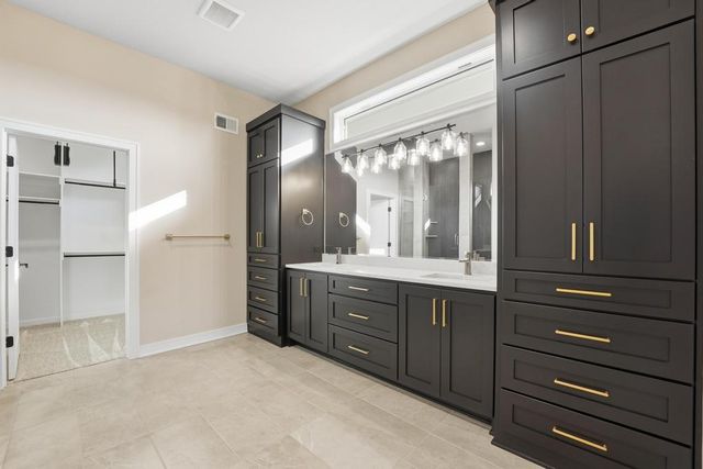 4300 NE Hideaway Drive, Lee's Summit, MO 64064