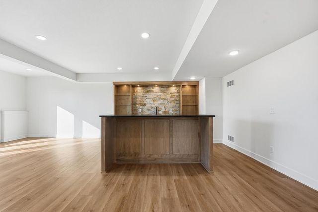 4300 NE Hideaway Drive, Lee's Summit, MO 64064