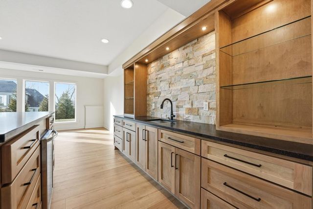 4300 NE Hideaway Drive, Lee's Summit, MO 64064