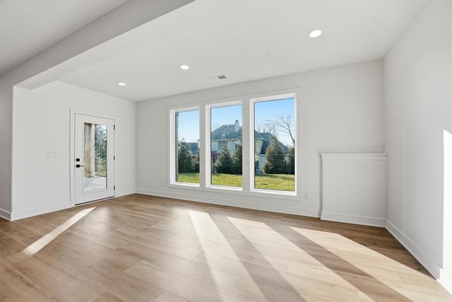 4300 NE Hideaway Drive, Lee's Summit, MO 64064