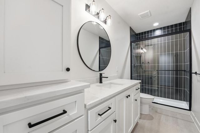 4300 NE Hideaway Drive, Lee's Summit, MO 64064