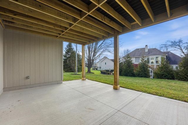 4300 NE Hideaway Drive, Lee's Summit, MO 64064