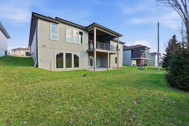 4300 NE Hideaway Drive, Lee's Summit, MO 64064