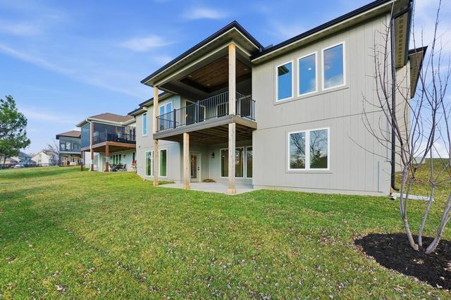 4300 NE Hideaway Drive, Lee's Summit, MO 64064