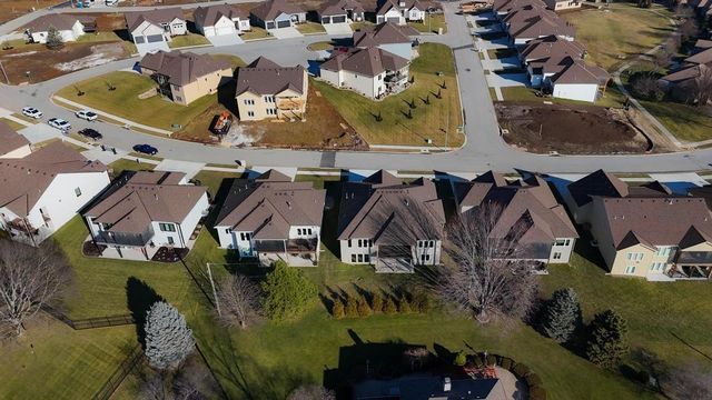 4300 NE Hideaway Drive, Lee's Summit, MO 64064