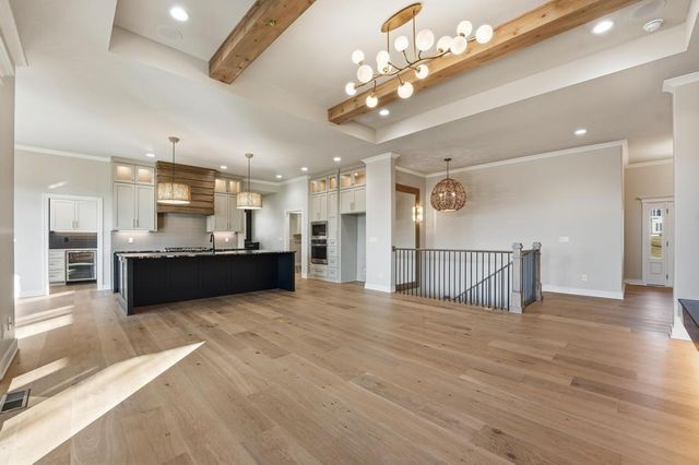 4300 NE Hideaway Drive, Lee's Summit, MO 64064