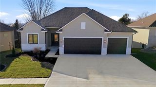 4300 NE Hideaway Drive, Lee's Summit, MO 64064