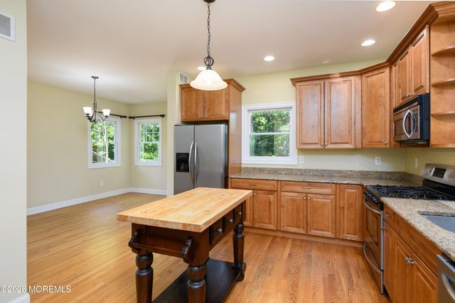 20 Mountain Street, Highlands, NJ 07732